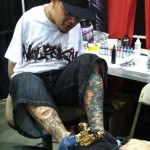 Vídeos de Legz, o tatuador que faz tatuagens com os pés