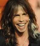 Steven Tyler, vocalista do Aerosmith, lança nova biografia em maio